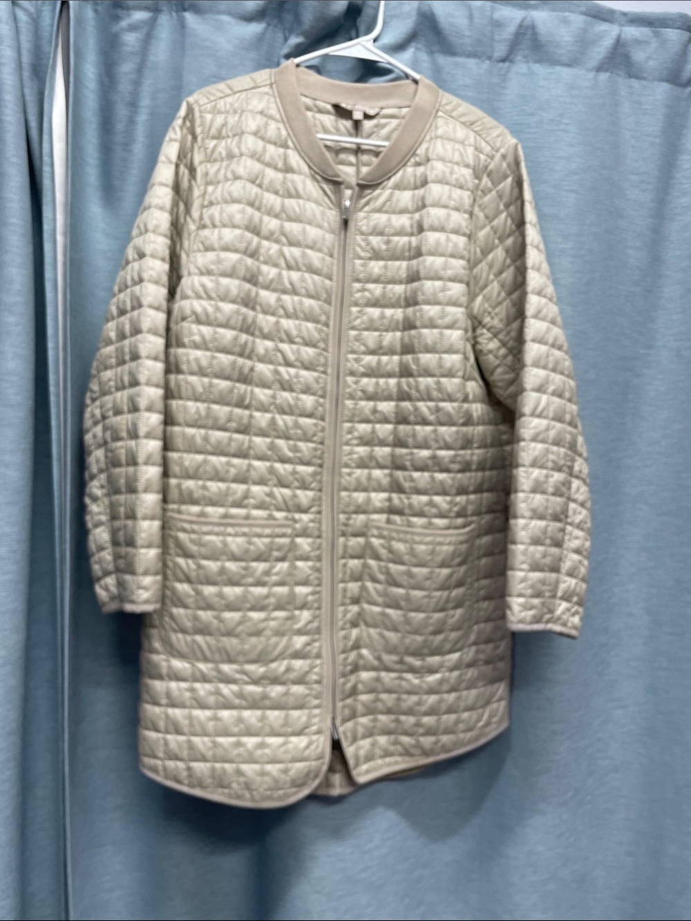 ATHLETA Grandview PrimaLoft Lightweight Quilted Shell - Picture 6 of 8